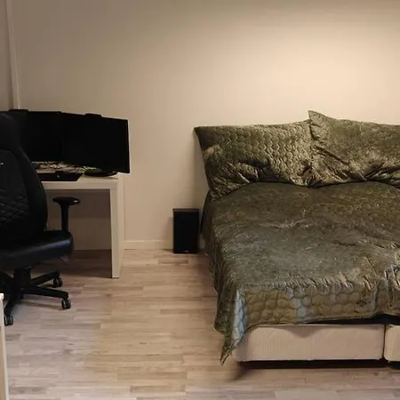 Super Work & Game Hub Apartment *