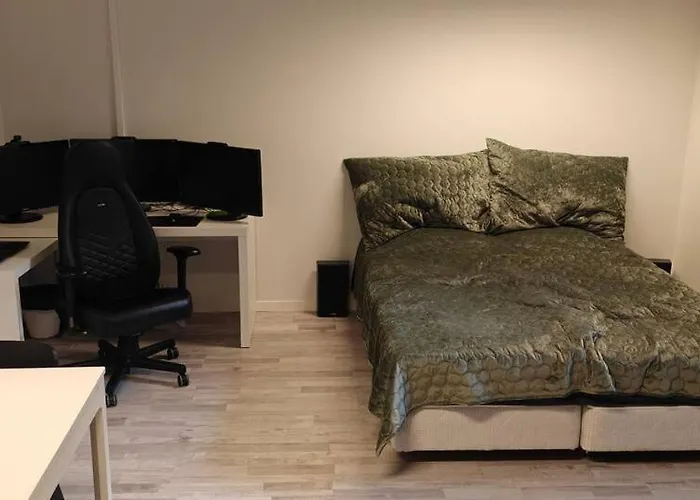 Super Work & Game Hub Apartment *